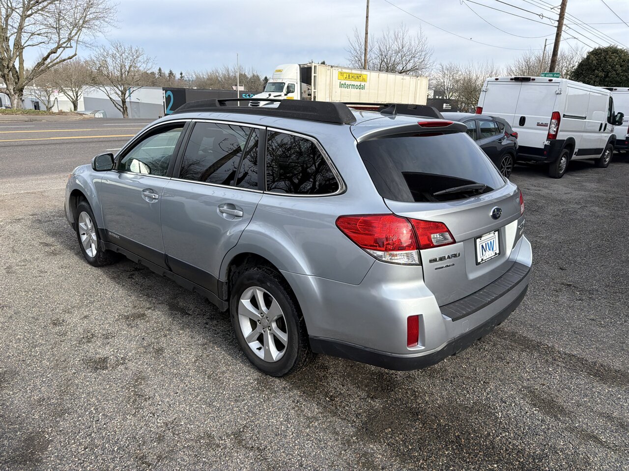 2014 Subaru Outback 2.5i Premium LOW LOW MILES heated seats - Photo 4 - Post Falls, ID 83854