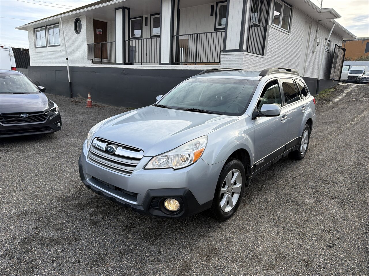 2014 Subaru Outback 2.5i Premium LOW LOW MILES heated seats - Photo 1 - Post Falls, ID 83854