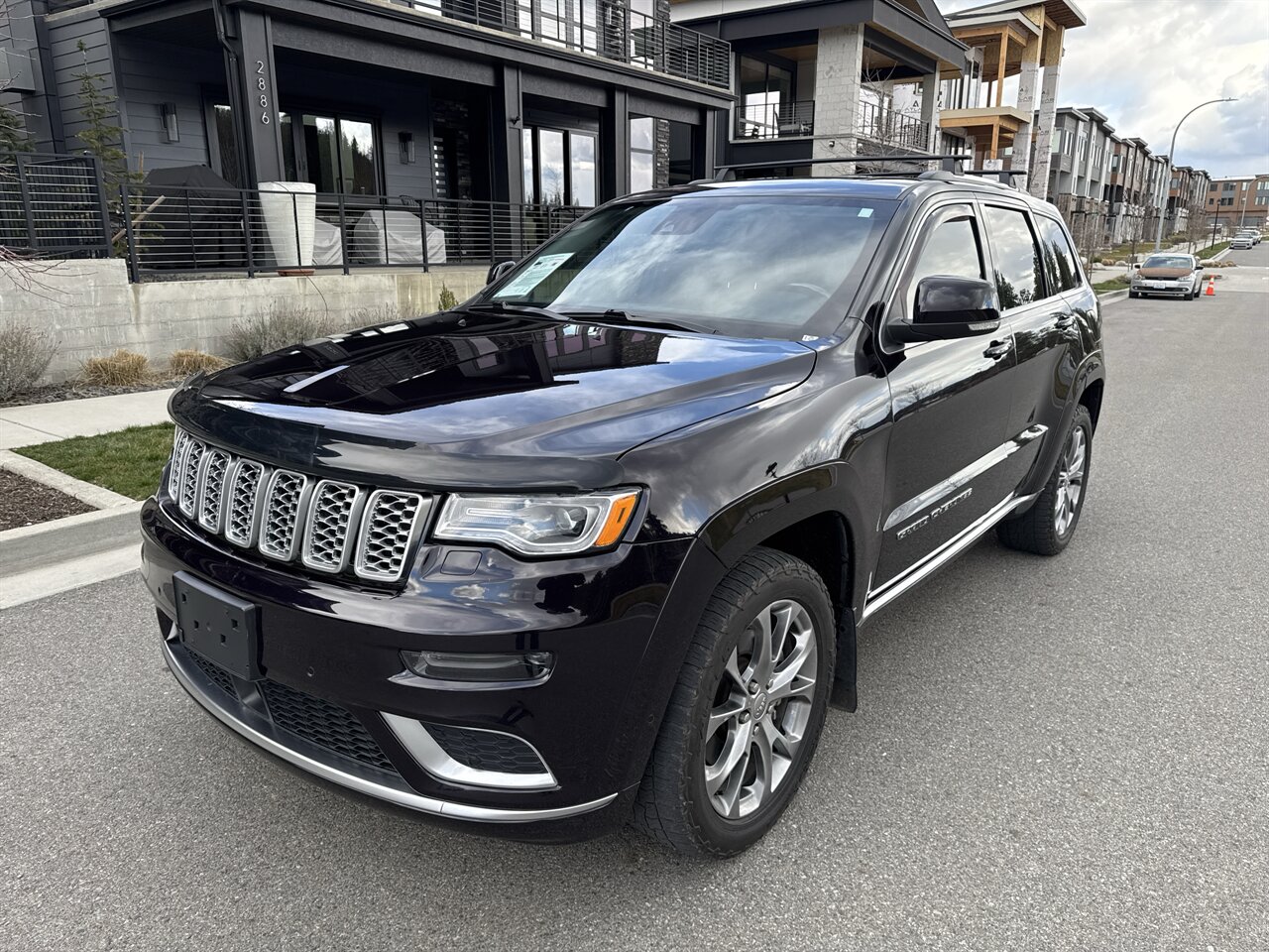 2019 Jeep Grand Cherokee Summit Sangria Metallic Color! 40k miles! Nicely Loaded Jeep! - Photo 3 - Post Falls, ID 83854