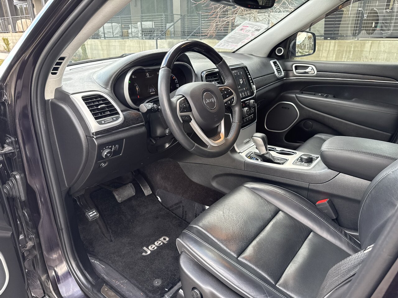 2019 Jeep Grand Cherokee Summit Sangria Metallic Color! 40k miles! Nicely Loaded Jeep! - Photo 10 - Post Falls, ID 83854