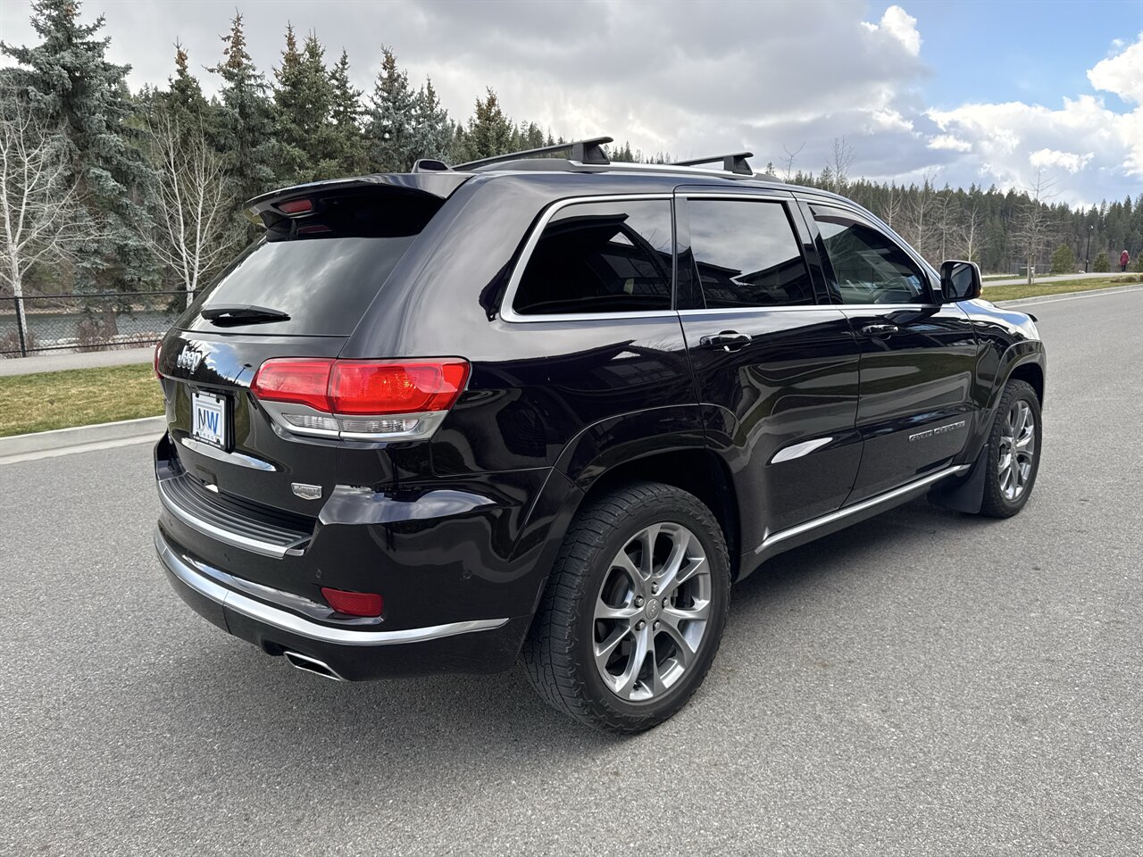 2019 Jeep Grand Cherokee Summit Sangria Metallic Color! 40k miles! Nicely Loaded Jeep! - Photo 7 - Post Falls, ID 83854