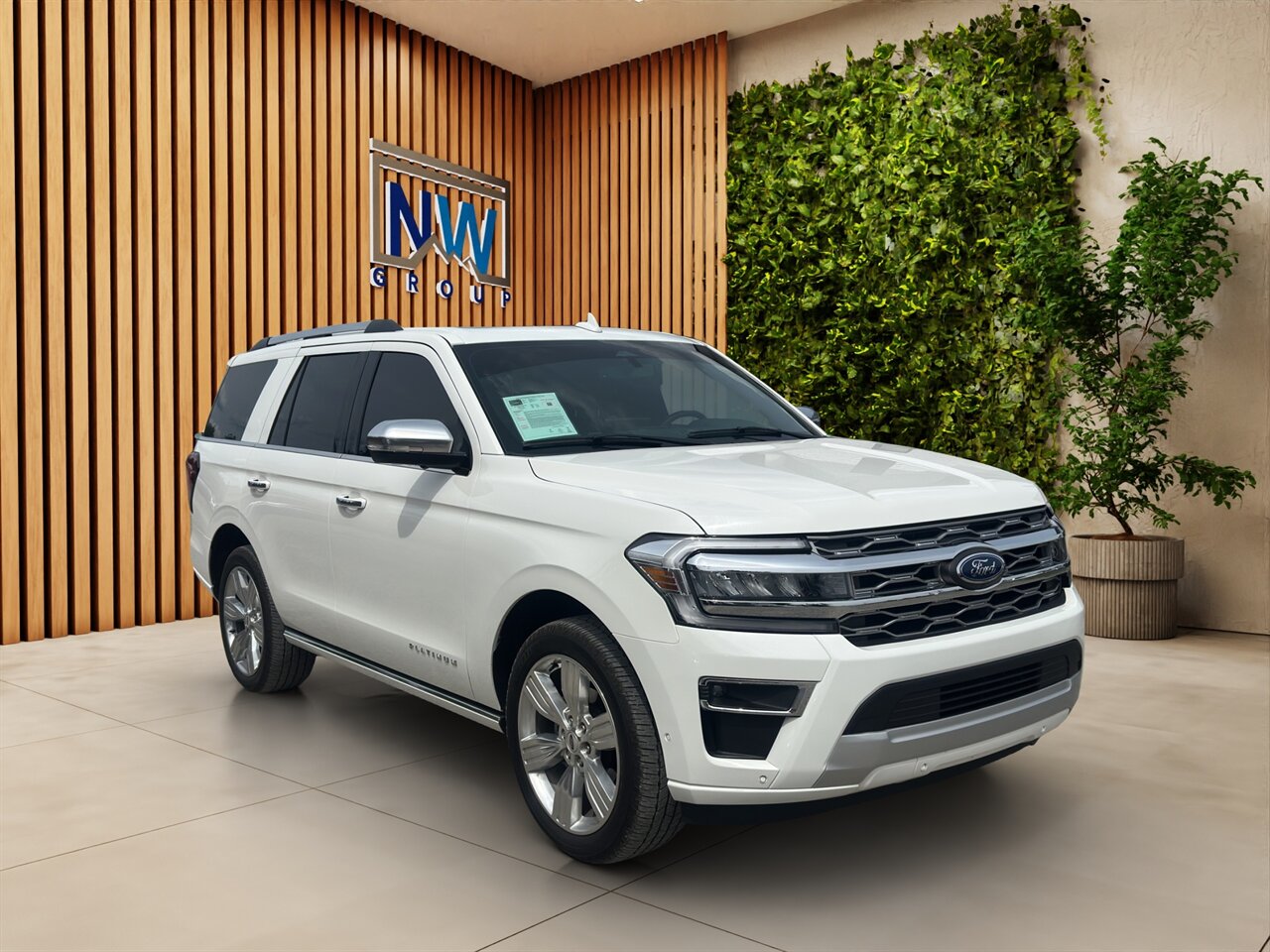 2024 Ford Expedition Platinum 30k miles, Massage Seats, Cooled/ Heated Seats. - Photo 1 - Post Falls, ID 83854
