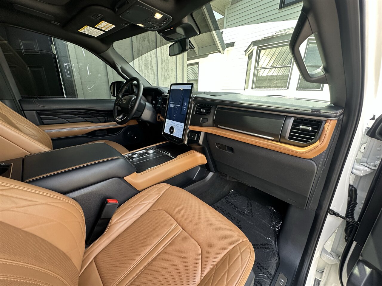2024 Ford Expedition Platinum LOW Miles, Spacious SUV, Third-Row Seating! - Photo 9 - Post Falls, ID 83854