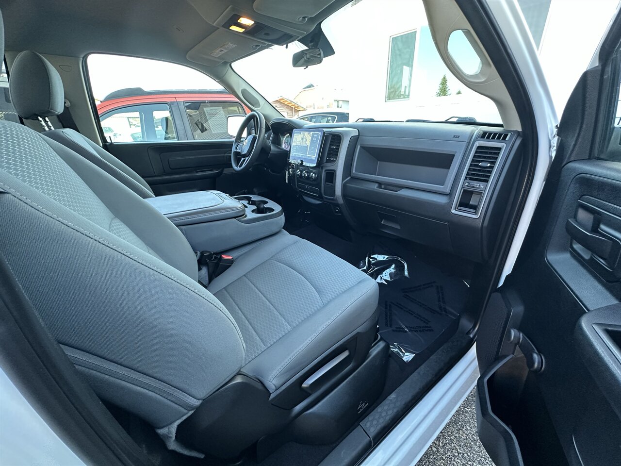 2018 RAM 1500 Tradesman. BIG CUSTOM Screen! V6, 91k miles! - Photo 8 - Post Falls, ID 83854