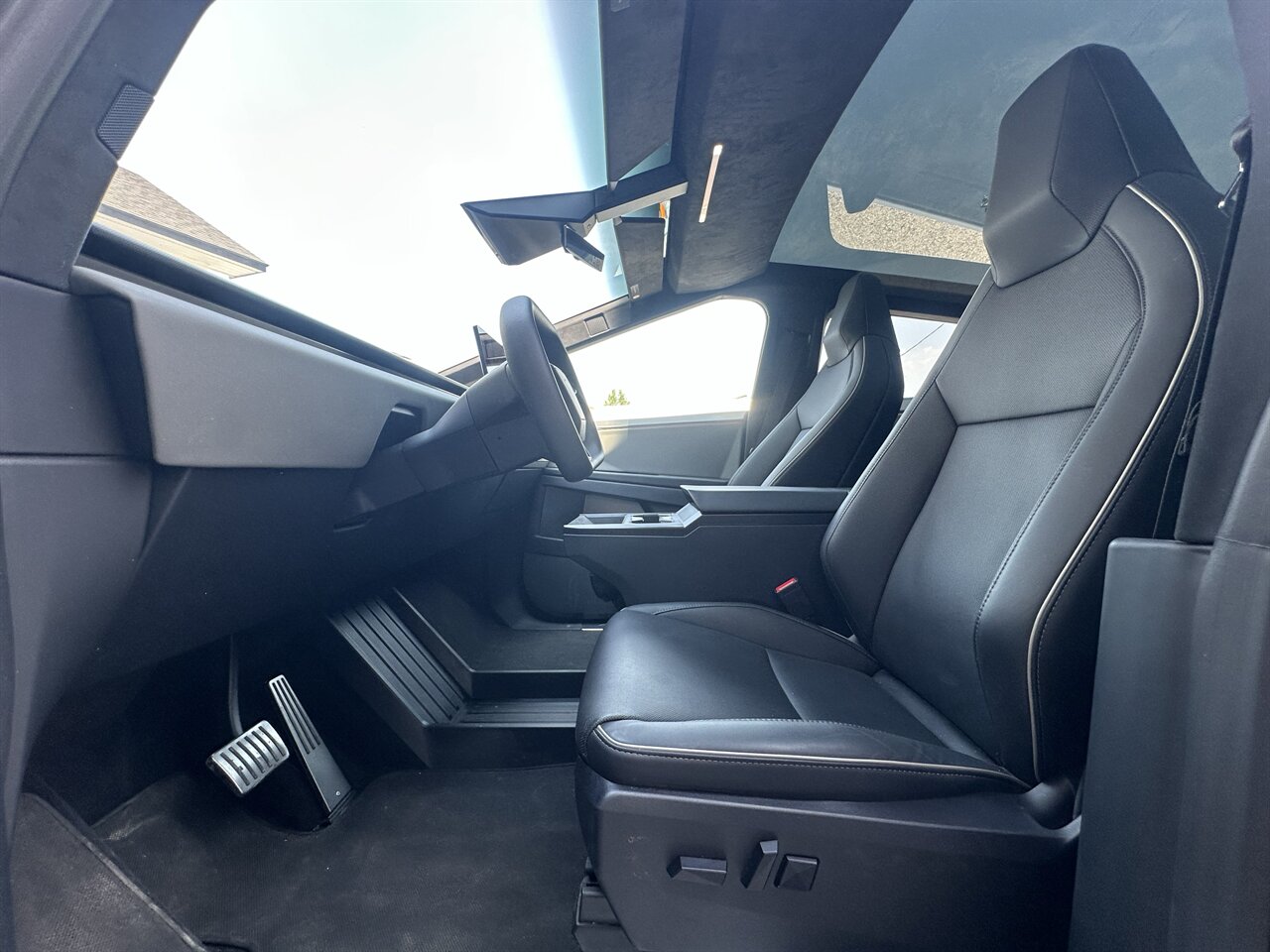 2025 Tesla Cybertruck - Photo 7 - Post Falls, ID 83854