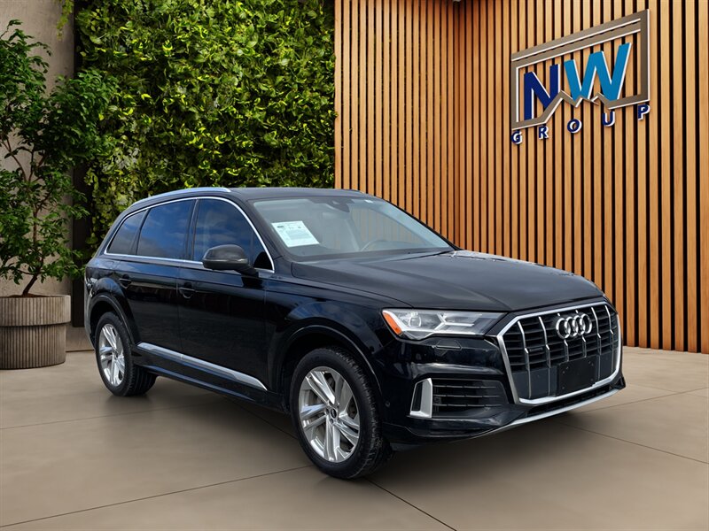 2021 Audi Q7 quattro Premium Plus  Amazing SUV, Low Miles, Great Interior!