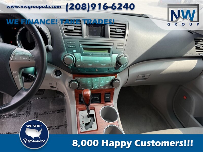2009 Toyota Highlander Limited  – LUXURY + RELIABILITY in 1! -FWD- - Photo 8 - Post Falls, ID 83854