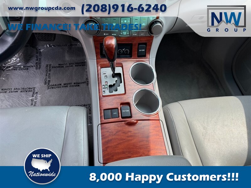 2009 Toyota Highlander Limited  – LUXURY + RELIABILITY in 1! -FWD- - Photo 9 - Post Falls, ID 83854