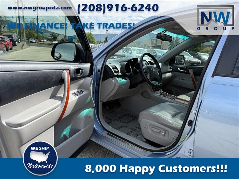 2009 Toyota Highlander Limited  – LUXURY + RELIABILITY in 1! -FWD- - Photo 4 - Post Falls, ID 83854