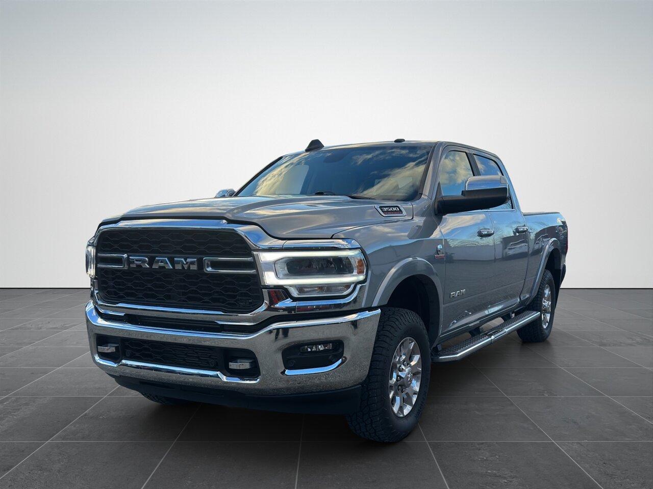 2022 RAM 3500 Laramie. Aisin Transmission, Excellent Mile's, Good Looking Interior! Rear Air Suspension! - Photo 8 - Post Falls, ID 83854