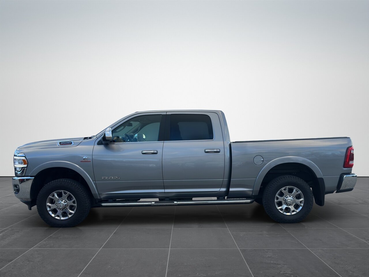 2022 RAM 3500 Laramie. Aisin Transmission, Excellent Mile's, Good Looking Interior! Rear Air Suspension! - Photo 7 - Post Falls, ID 83854