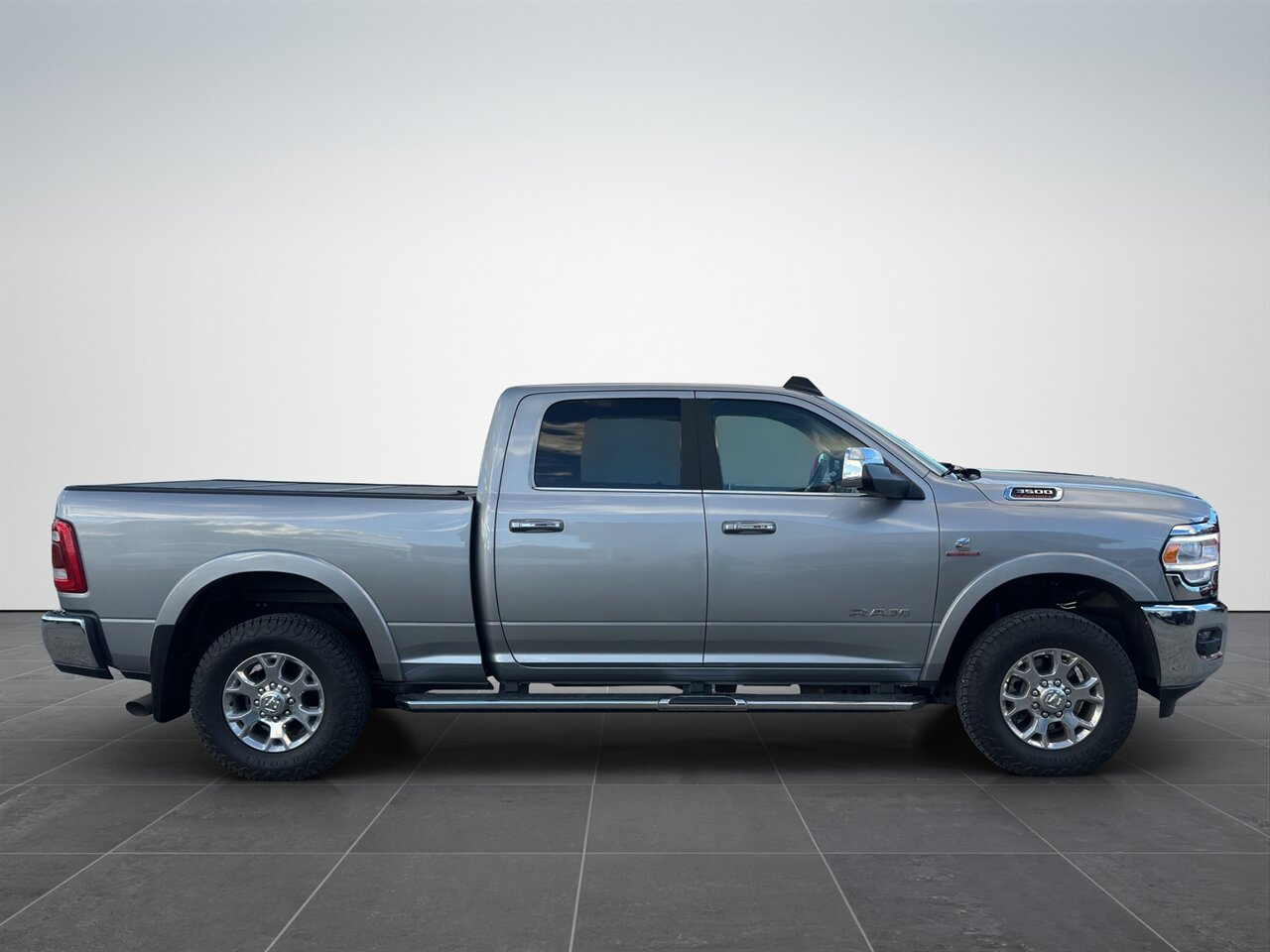 2022 RAM 3500 Laramie. Aisin Transmission, Excellent Mile's, Good Looking Interior! Rear Air Suspension! - Photo 3 - Post Falls, ID 83854