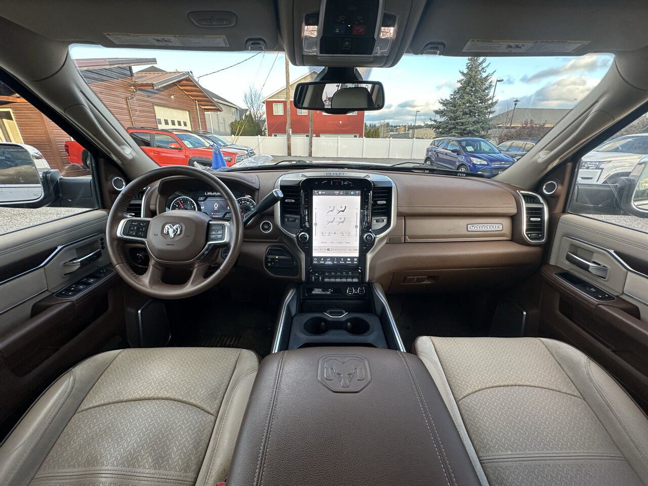 2022 RAM 3500 Laramie. Aisin Transmission, Excellent Mile's, Good Looking Interior! Rear Air Suspension! - Photo 10 - Post Falls, ID 83854