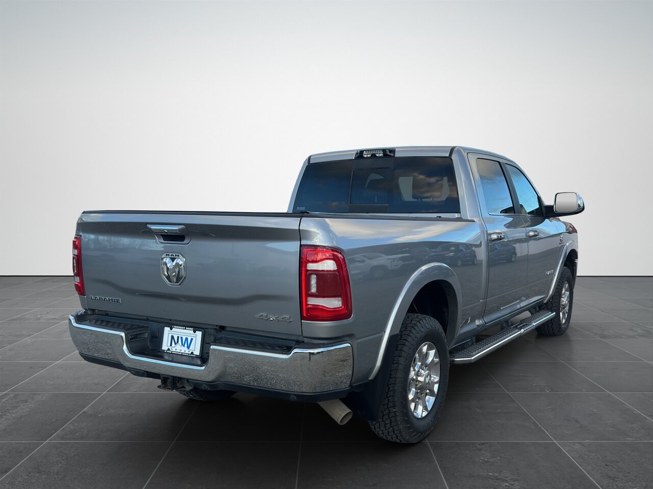 2022 RAM 3500 Laramie. Aisin Transmission, Excellent Mile's, Good Looking Interior! Rear Air Suspension! - Photo 4 - Post Falls, ID 83854
