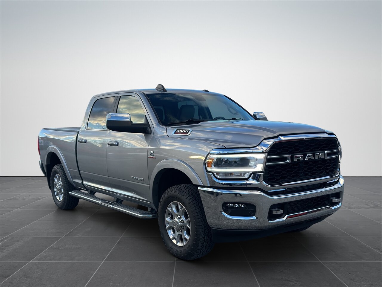 2022 RAM 3500 Laramie. Aisin Transmission, Excellent Mile's, Good Looking Interior! Rear Air Suspension! - Photo 1 - Post Falls, ID 83854