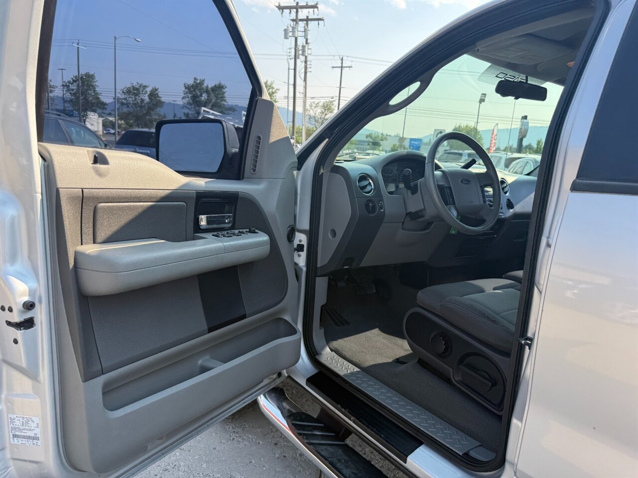 2006 Ford F-150 XLT.  Crew Cab, Very Clean Truck. Runs Great, 4x4! - Photo 5 - Post Falls, ID 83854