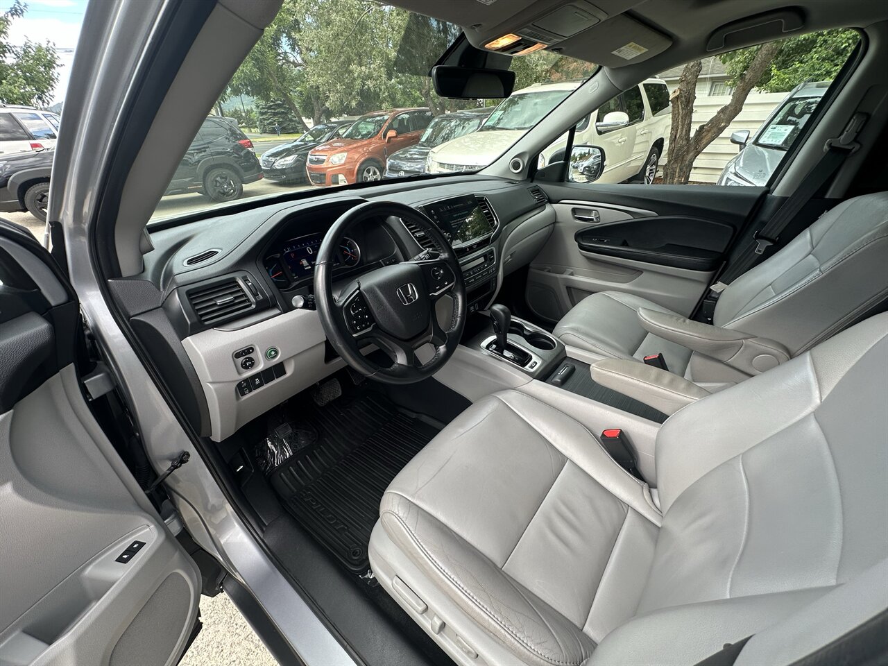 2020 Honda Pilot EX-L AWD, 75k Miles, Spacious 3 Rows of Seating! Spacious SUV! - Photo 4 - Post Falls, ID 83854