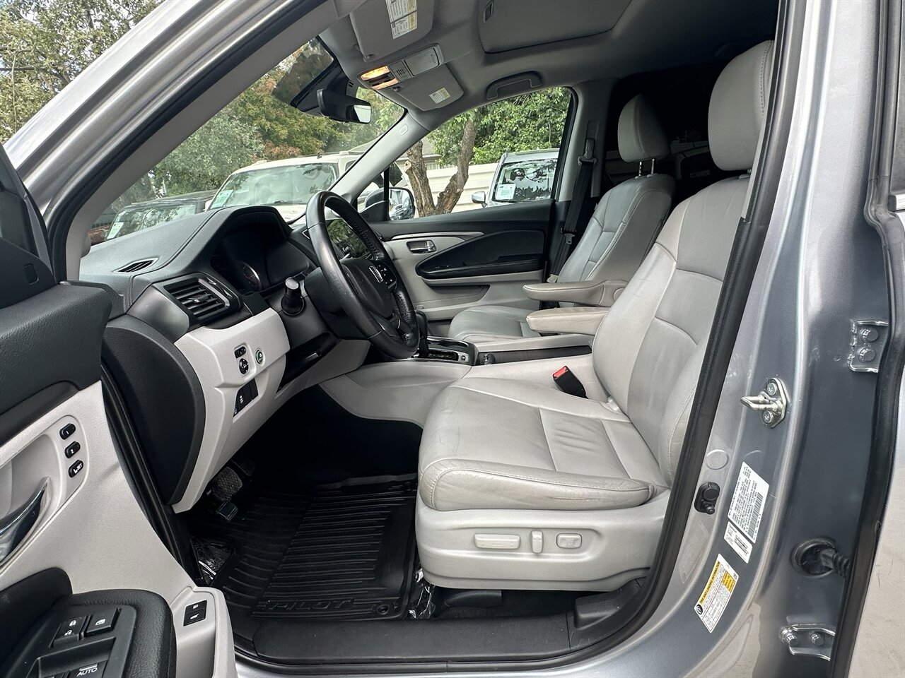 2020 Honda Pilot EX-L AWD, 75k Miles, Spacious 3 Rows of Seating! Spacious SUV! - Photo 6 - Post Falls, ID 83854