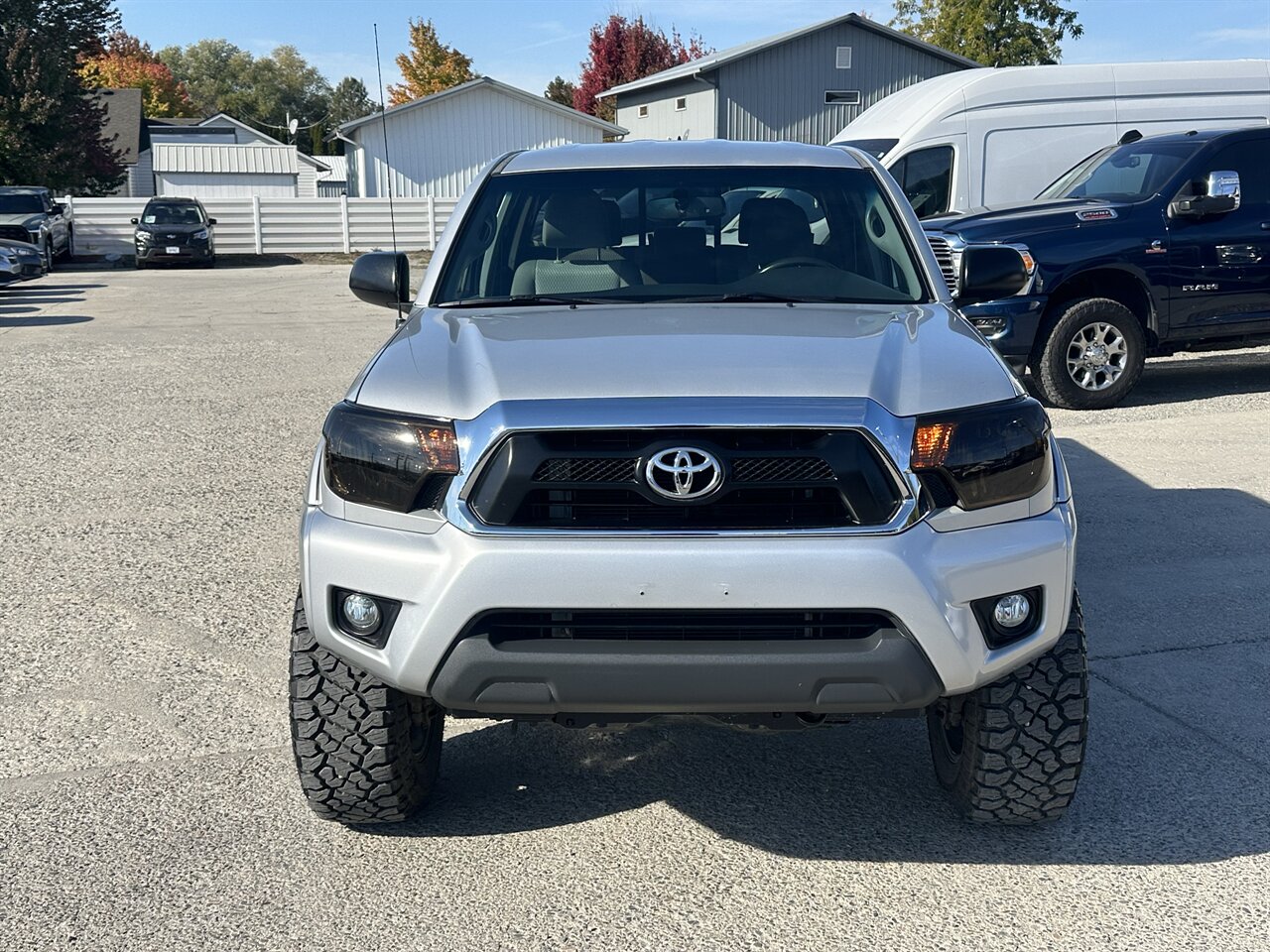 2012 Toyota Tacoma V6. 59k miles, 4x4, Lots of Added Extras (Lift Kit, Nice Wheels and Tires, CarPlay/Android Auto Screen! - Photo 2 - Post Falls, ID 83854