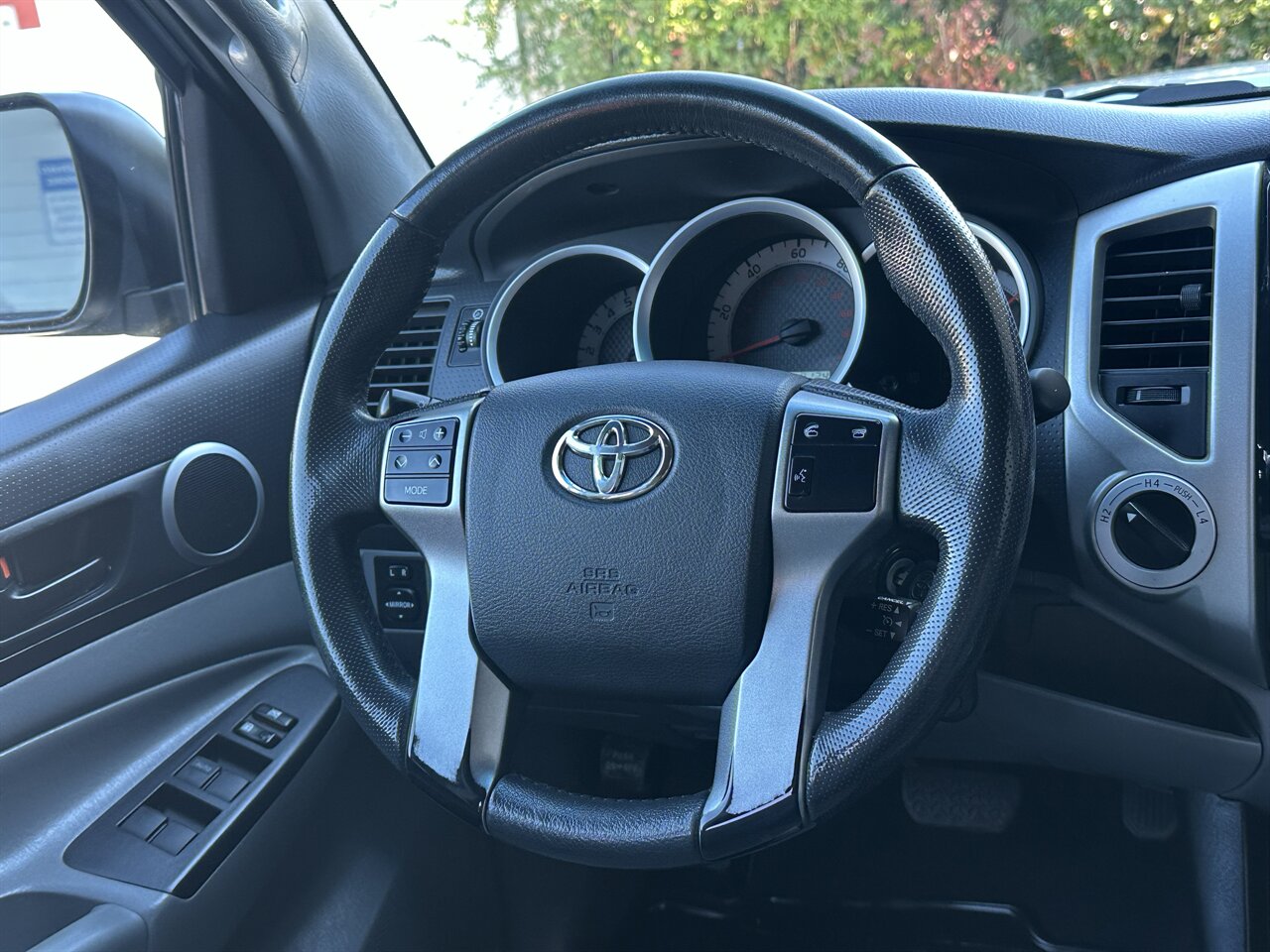2012 Toyota Tacoma V6. 59k miles, 4x4, Lots of Added Extras (Lift Kit, Nice Wheels and Tires, CarPlay/Android Auto Screen! - Photo 7 - Post Falls, ID 83854