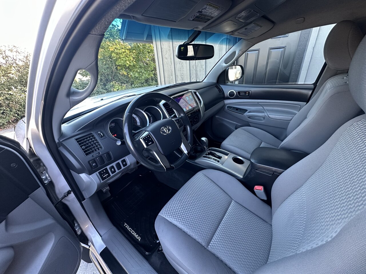 2012 Toyota Tacoma V6. 59k miles, 4x4, Lots of Added Extras (Lift Kit, Nice Wheels and Tires, CarPlay/Android Auto Screen! - Photo 5 - Post Falls, ID 83854
