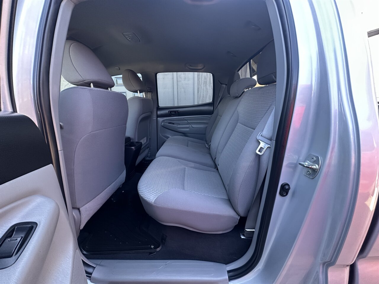 2012 Toyota Tacoma V6. 59k miles, 4x4, Lots of Added Extras (Lift Kit, Nice Wheels and Tires, CarPlay/Android Auto Screen! - Photo 9 - Post Falls, ID 83854