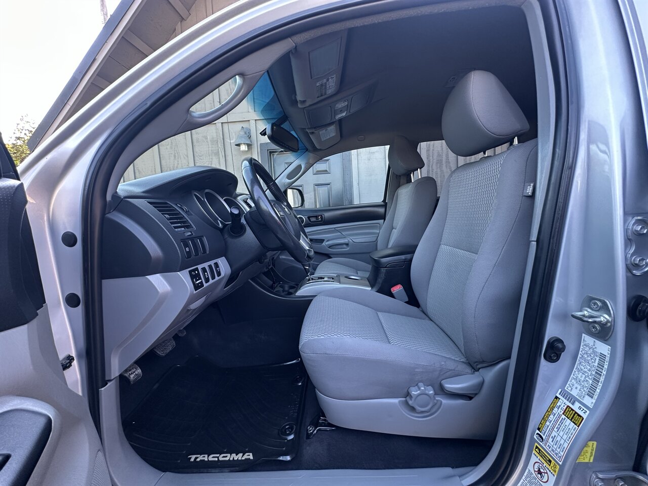 2012 Toyota Tacoma V6. 59k miles, 4x4, Lots of Added Extras (Lift Kit, Nice Wheels and Tires, CarPlay/Android Auto Screen! - Photo 8 - Post Falls, ID 83854