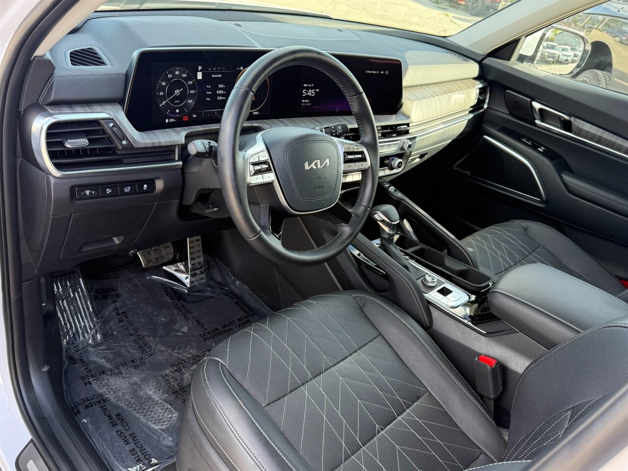 2025 Kia Telluride SX.  4k miles, Sunroof, Amazing Shape! Fully Loaded! - Photo 9 - Post Falls, ID 83854