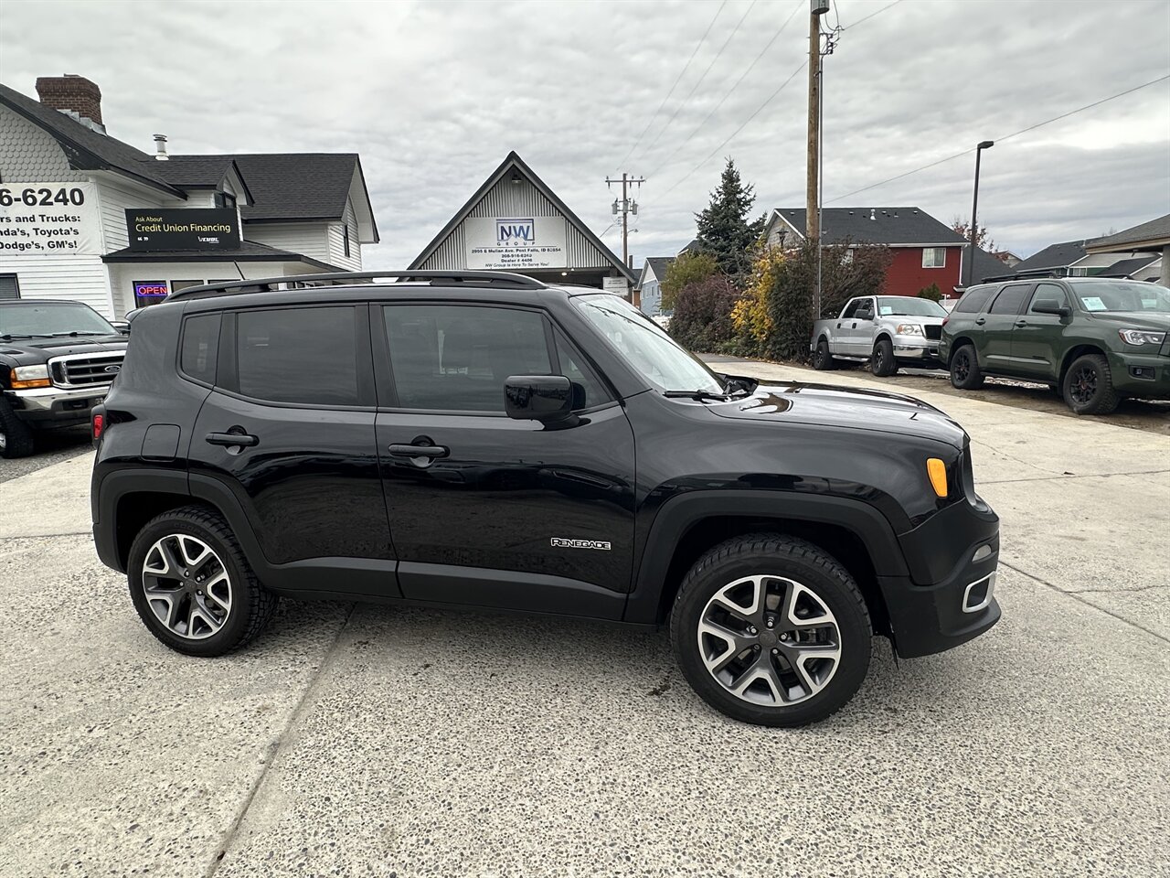 2017 Jeep Renegade Latitude  Capable, Distinctive, Adventurous - Photo 3 - Post Falls, ID 83854
