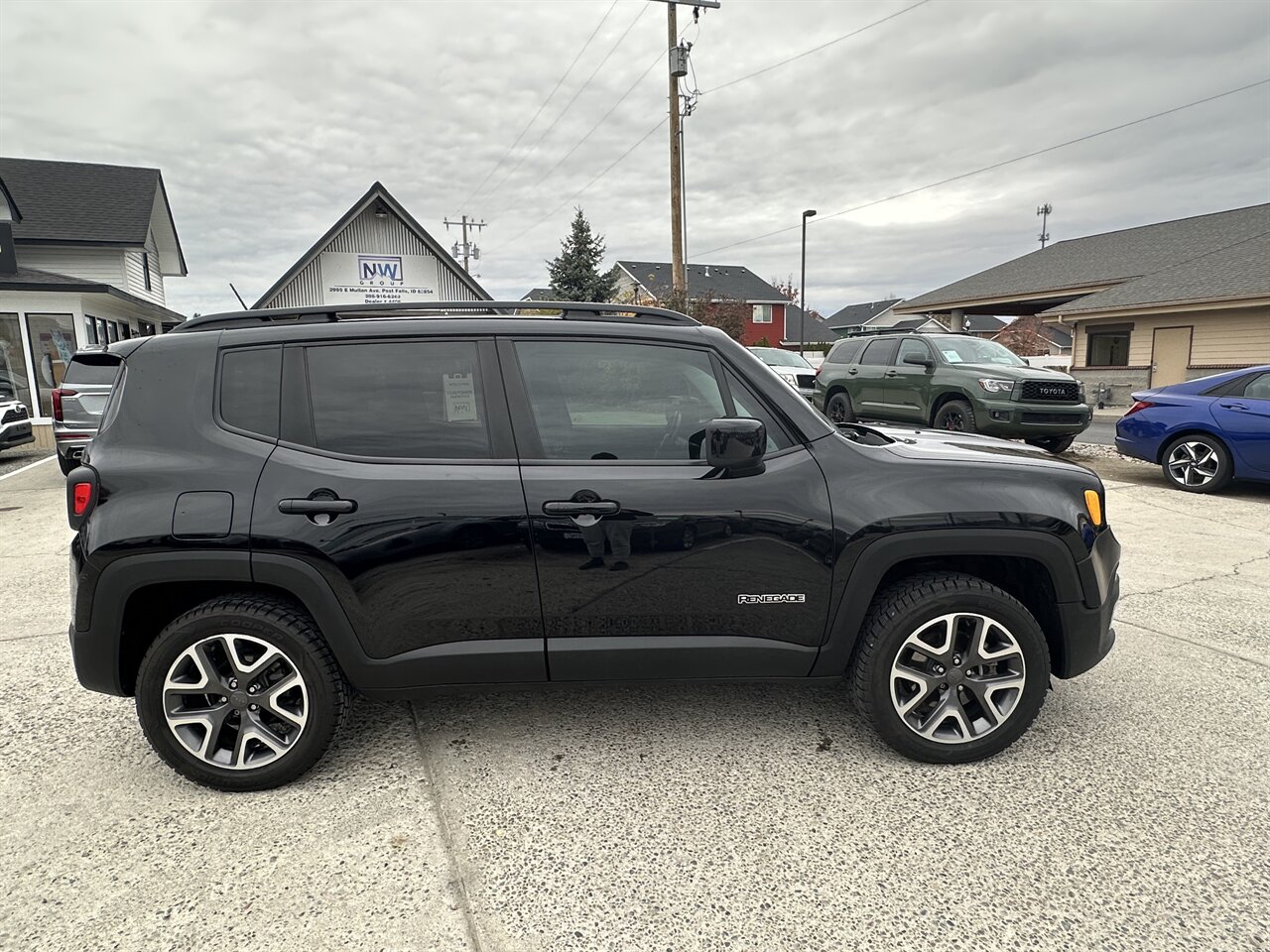2017 Jeep Renegade Latitude  Capable, Distinctive, Adventurous - Photo 4 - Post Falls, ID 83854