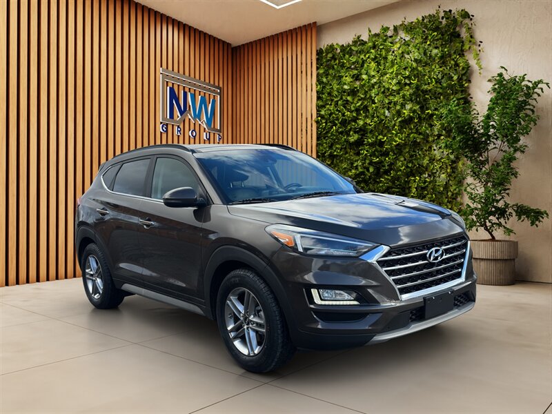 2020 Hyundai TUCSON Ultimate.  Fully Loaded, All Wheel Drive, New Tires, Low Miles!