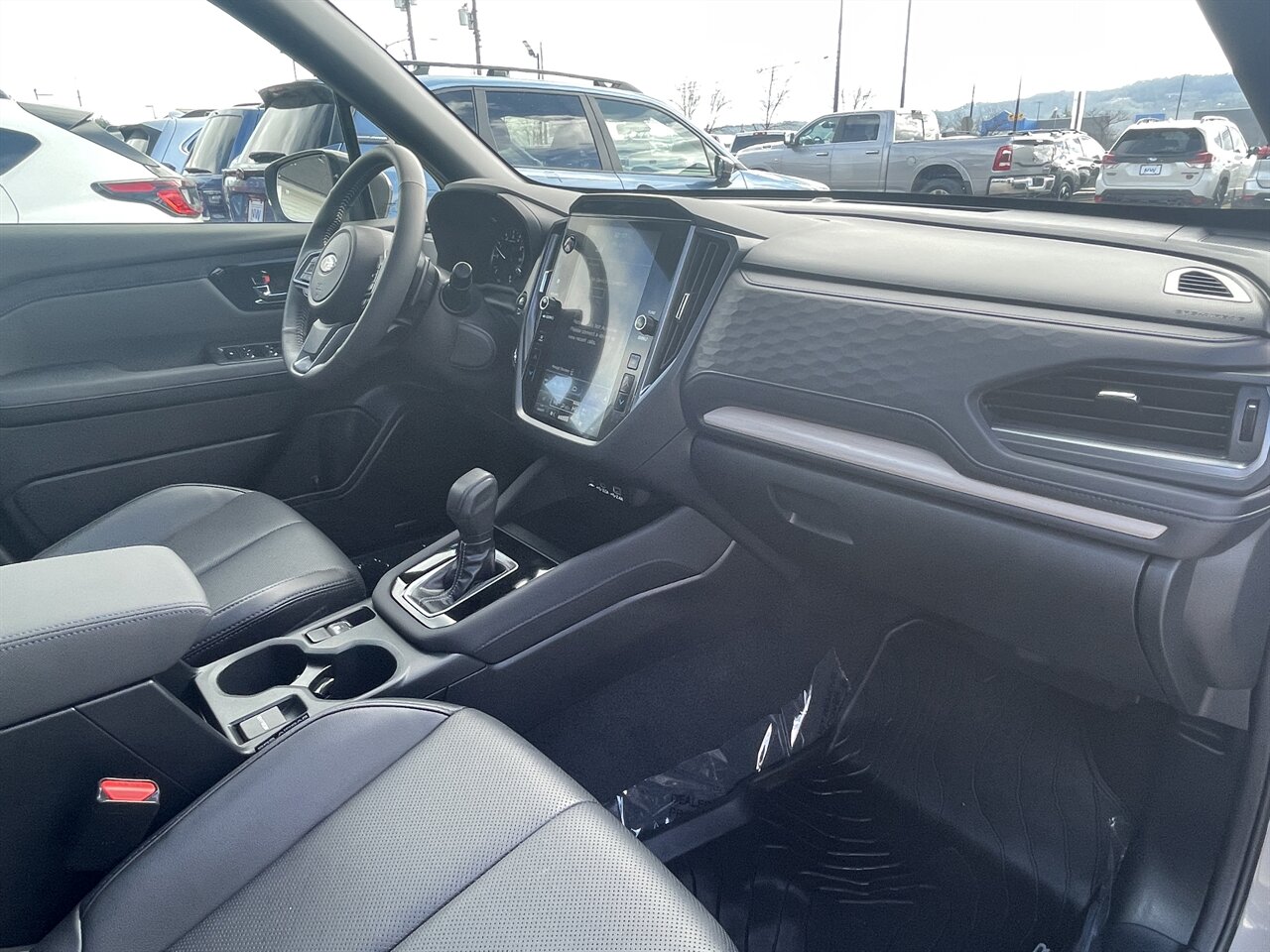 2025 Subaru Forester Limited AWD, Very LOW Miles, Amazing Subaru! - Photo 8 - Post Falls, ID 83854