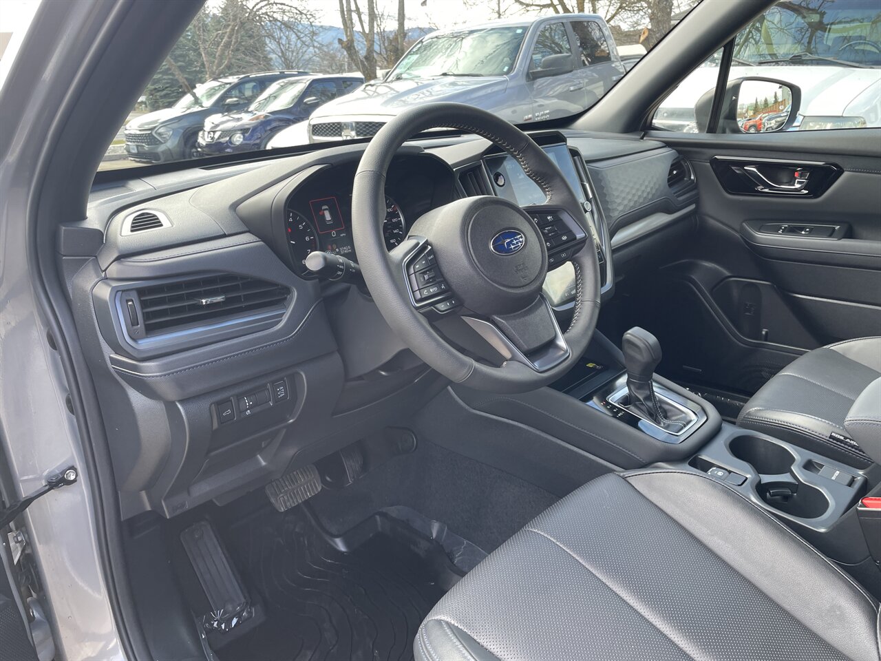 2025 Subaru Forester Limited AWD, Very LOW Miles, Amazing Subaru! - Photo 6 - Post Falls, ID 83854