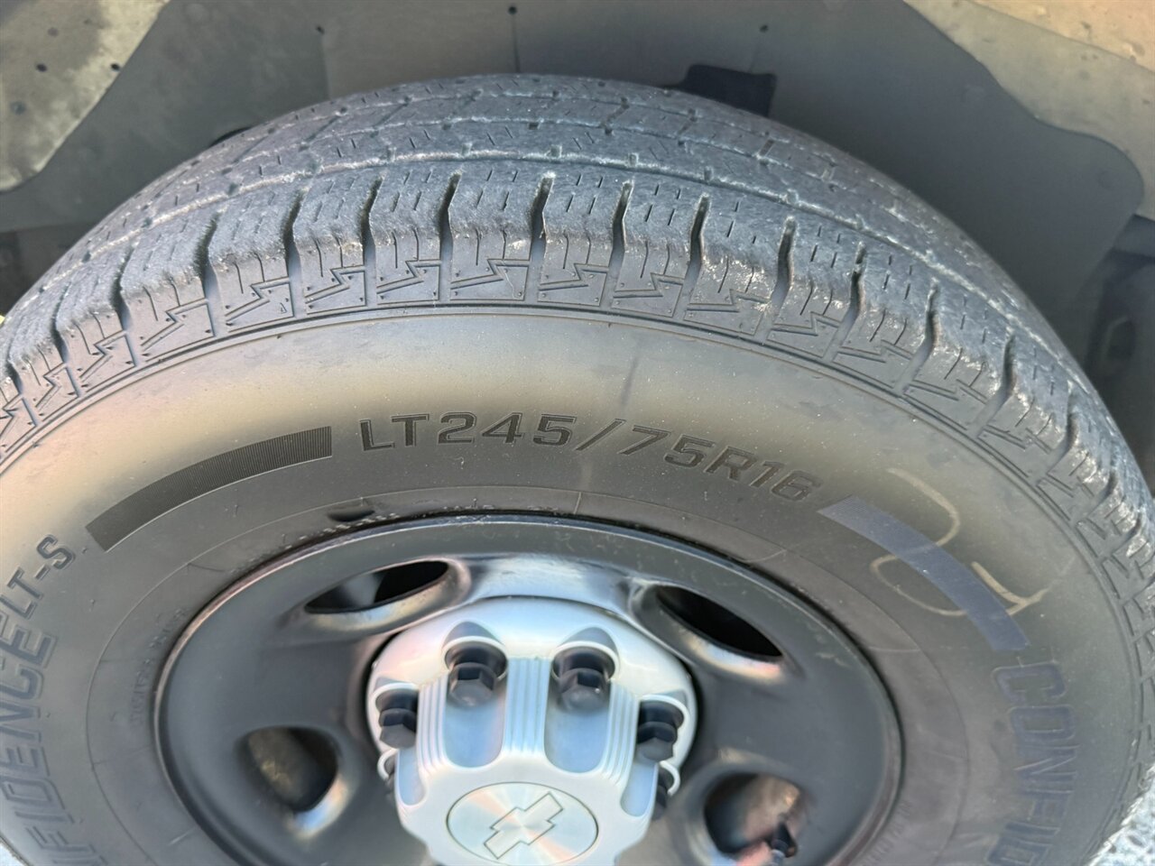 2017 Chevrolet Express LS 2500  107k miles. Passenger Van! Clean Title / Clean Carfax! - Photo 5 - Post Falls, ID 83854