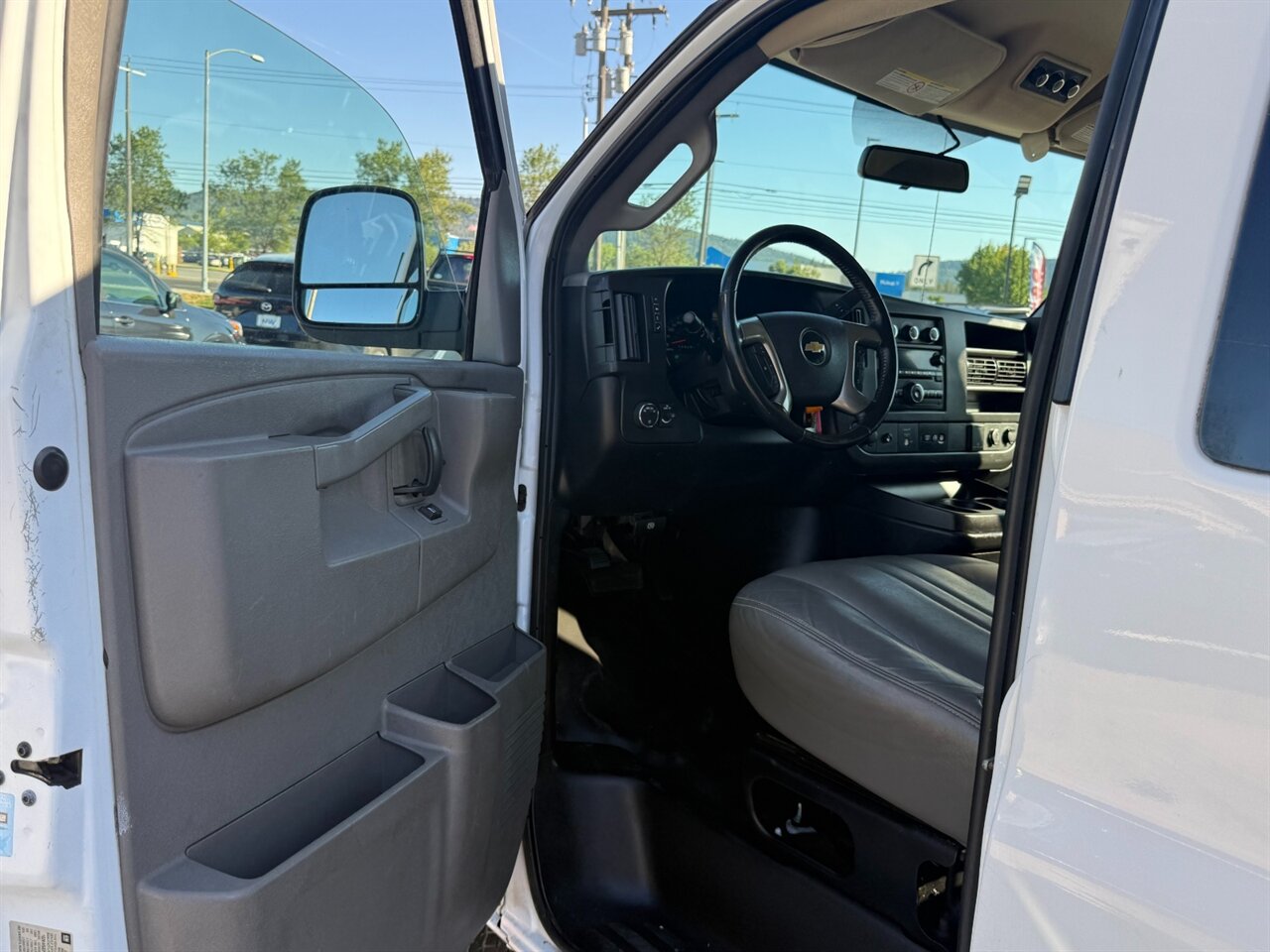 2017 Chevrolet Express LS 2500  107k miles. Passenger Van! Clean Title / Clean Carfax! - Photo 6 - Post Falls, ID 83854