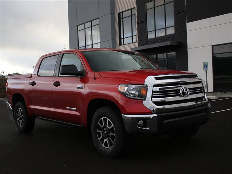 2014 Toyota Tundra SR5's photo