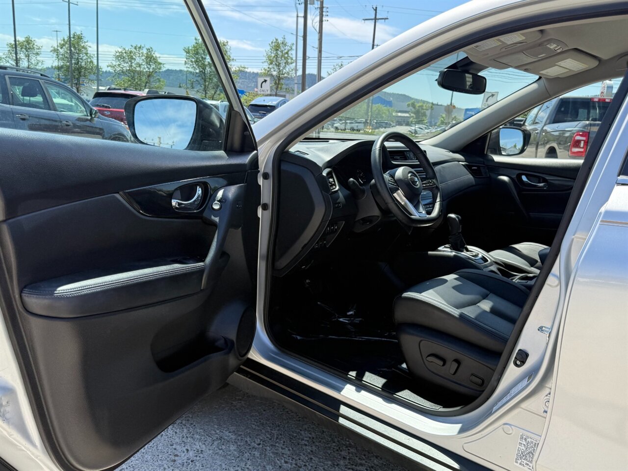 2018 Nissan Rogue SL.  Amazing Shape, Astonishing low miles - ONLY 9k miles! - Photo 7 - Post Falls, ID 83854