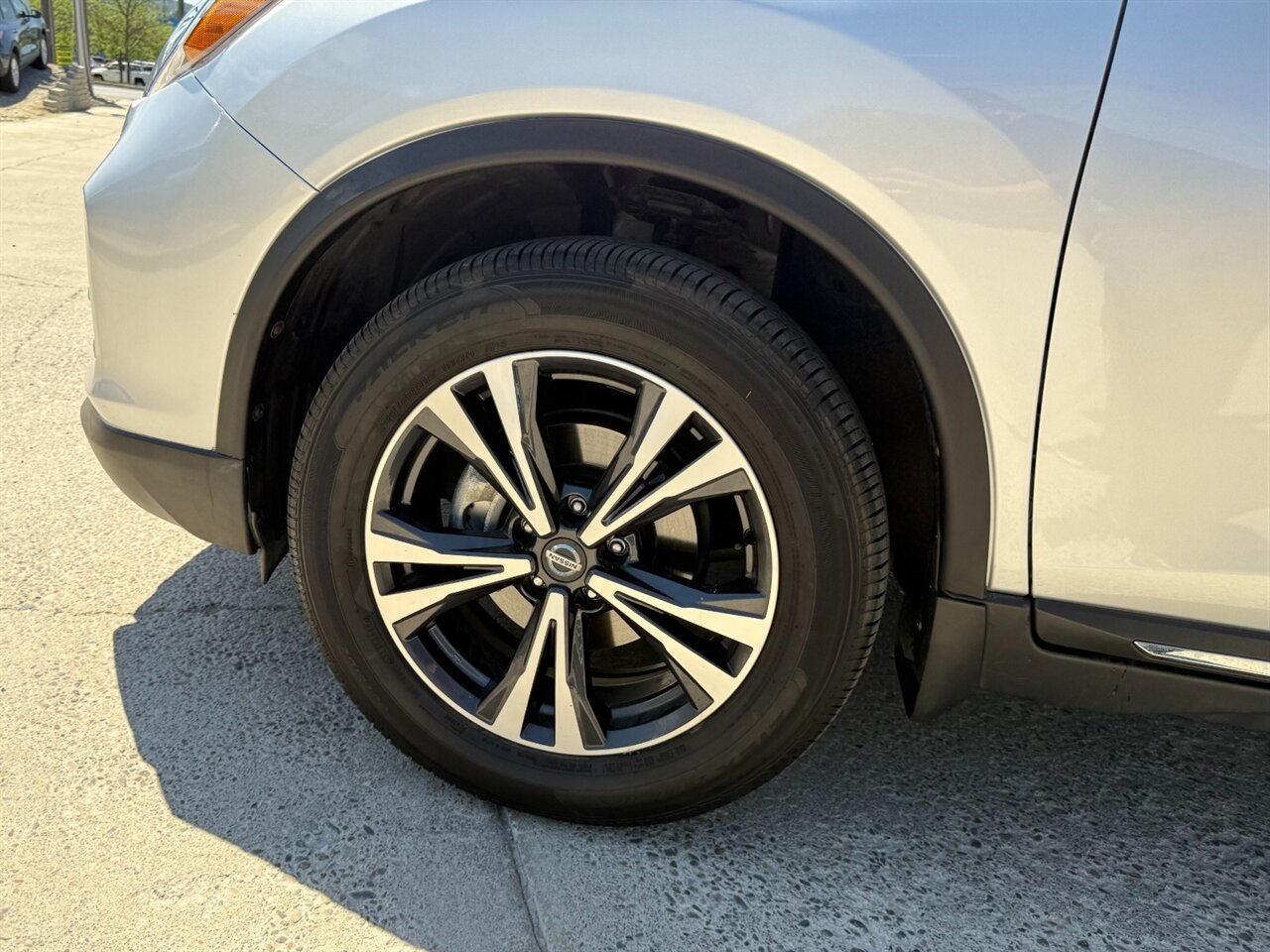 2018 Nissan Rogue SL.  Amazing Shape, Astonishing low miles - ONLY 9k miles! - Photo 6 - Post Falls, ID 83854