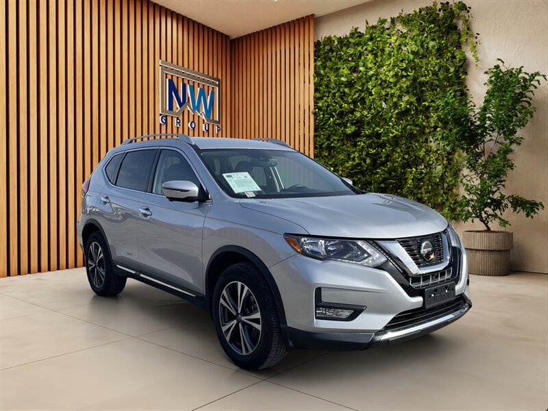 2018 Nissan Rogue SL  W/ 9k miles! Epic Condition! Must See!