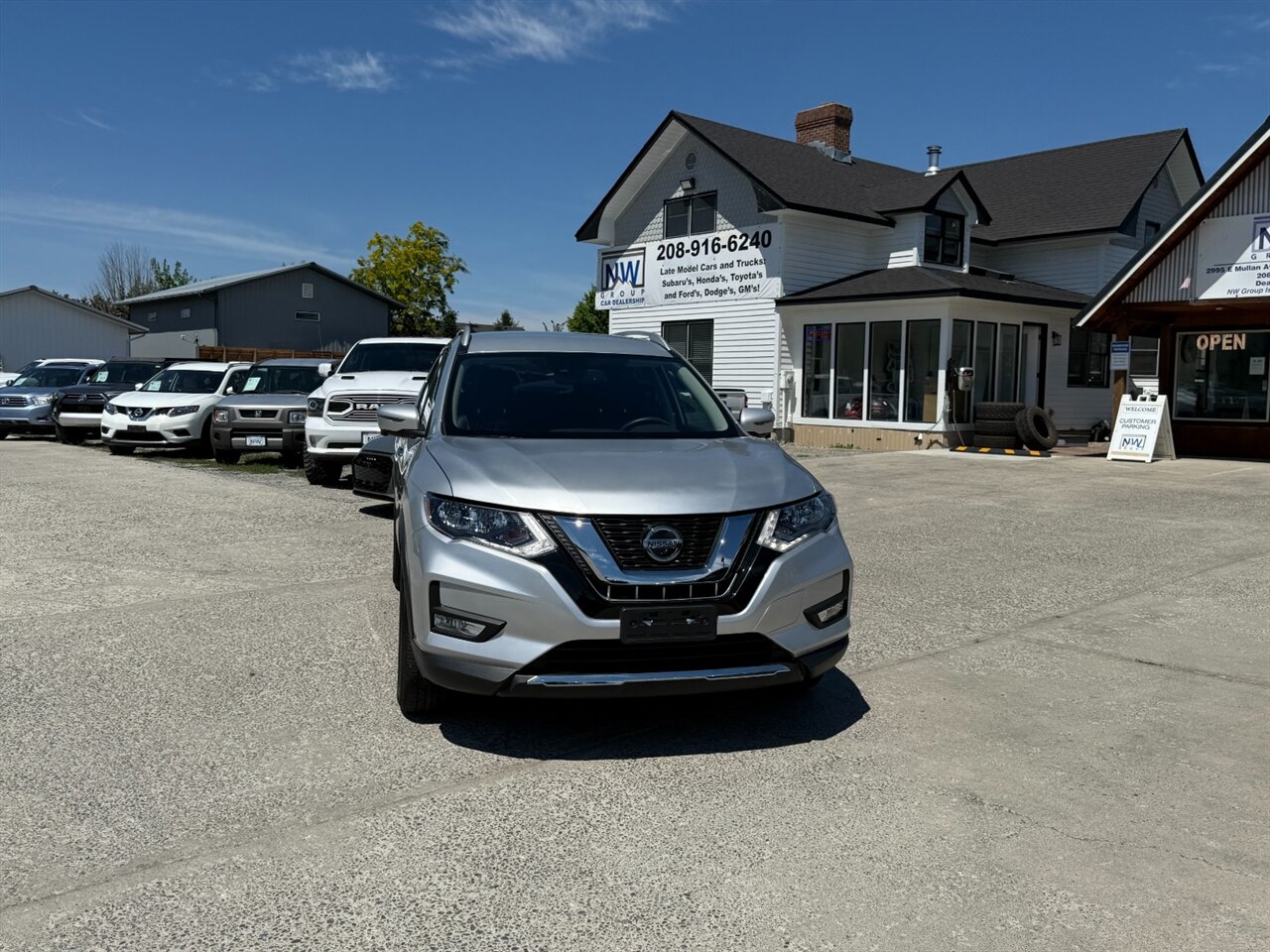 2018 Nissan Rogue SL.  Amazing Shape, Astonishing low miles - ONLY 9k miles! - Photo 2 - Post Falls, ID 83854