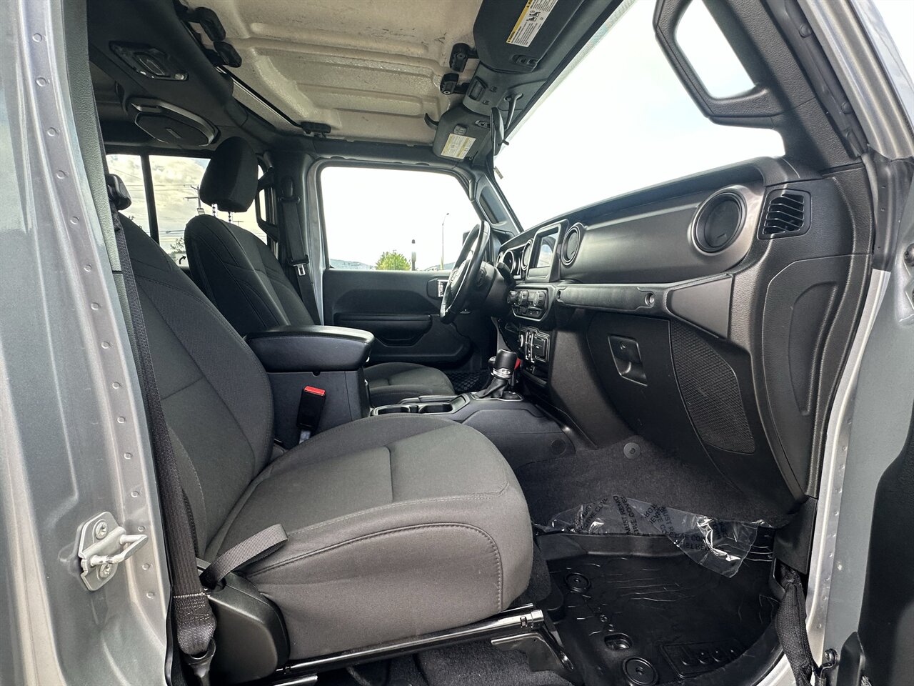 2021 Jeep Gladiator Sport - Photo 8 - Post Falls, ID 83854