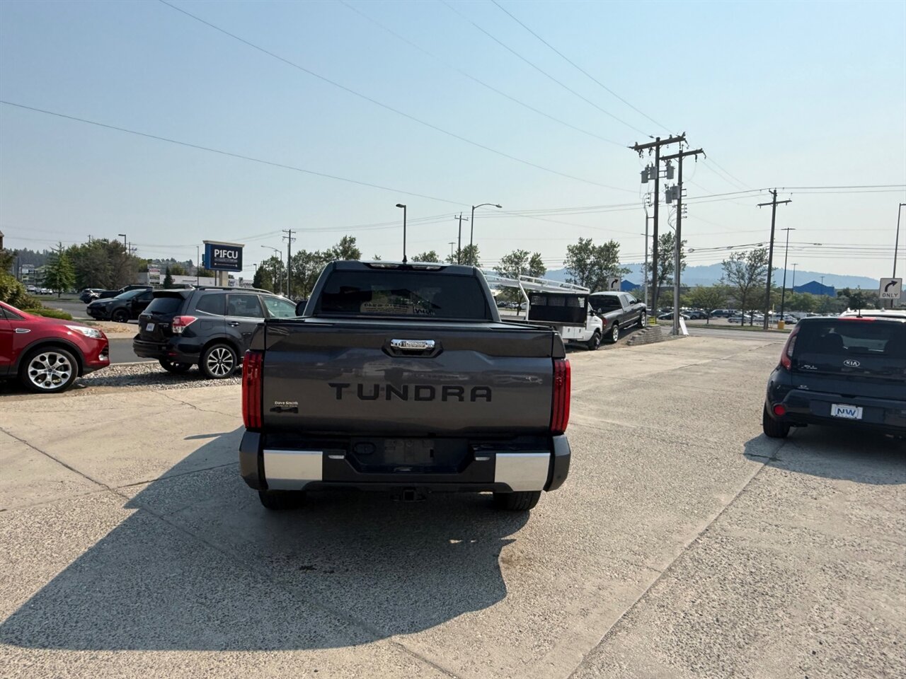 2022 Toyota Tundra Limited  4x4, Low miles, Excellent Truck, Great Financing Rates Available! - Photo 8 - Post Falls, ID 83854