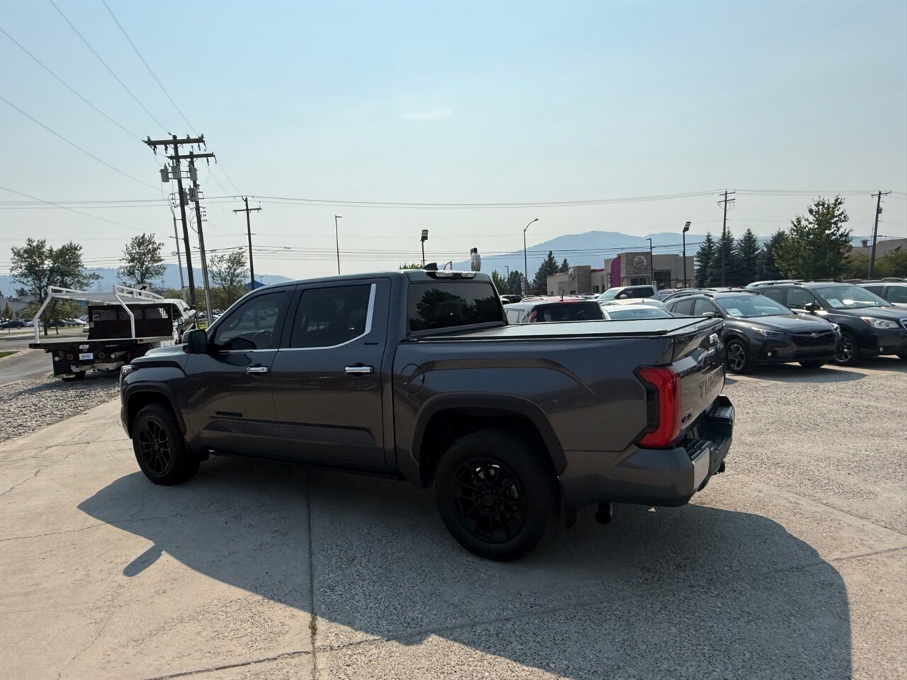 2022 Toyota Tundra Limited  4x4, Low miles, Excellent Truck, Great Financing Rates Available! - Photo 6 - Post Falls, ID 83854