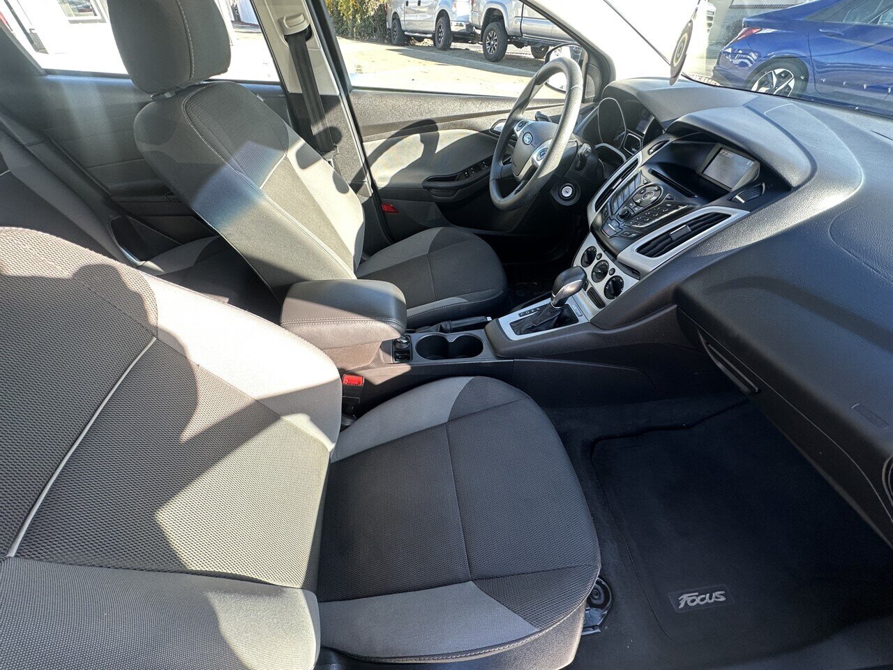 2014 Ford Focus SE Reliable, Economical, Dependable! Winter Tires Included! - Photo 5 - Post Falls, ID 83854