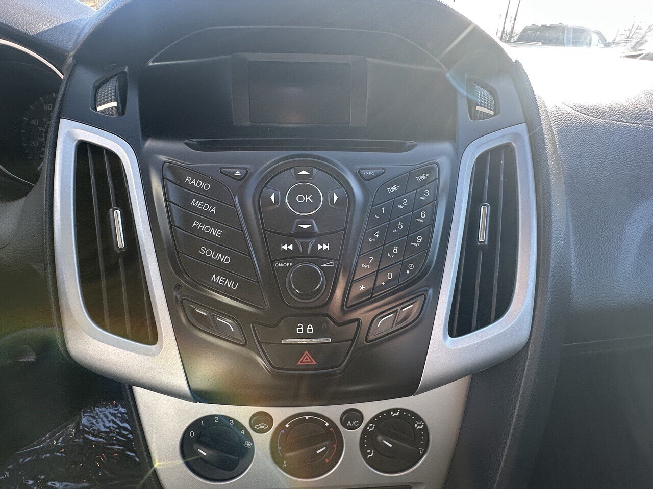 2014 Ford Focus SE Reliable, Economical, Dependable! Winter Tires Included! - Photo 9 - Post Falls, ID 83854