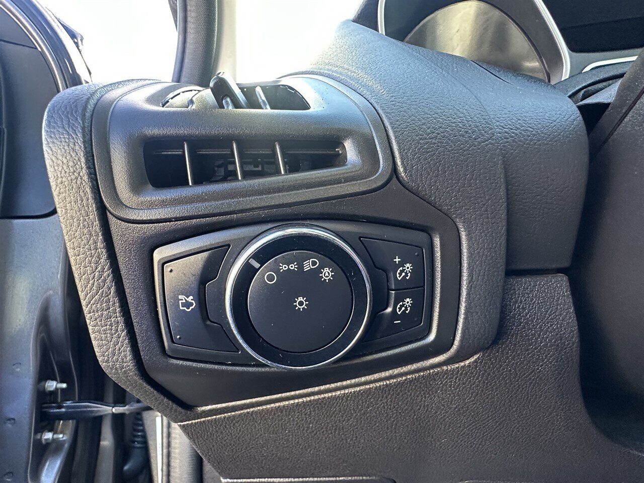 2014 Ford Focus SE Reliable, Economical, Dependable! Winter Tires Included! - Photo 8 - Post Falls, ID 83854