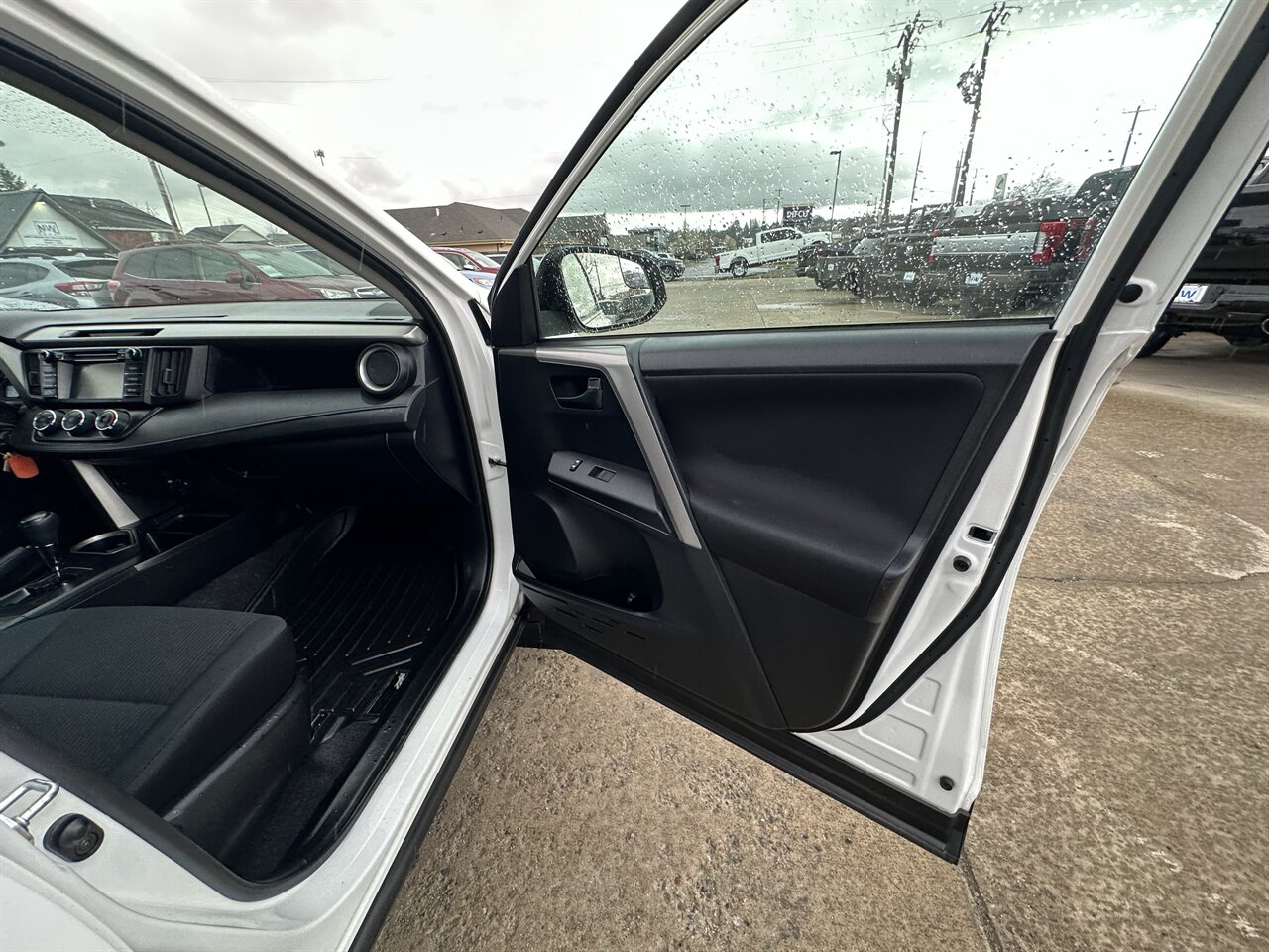 2016 Toyota RAV4 LE AWD, ONLY 49k Miles, Back Up Cameras! - Photo 9 - Post Falls, ID 83854