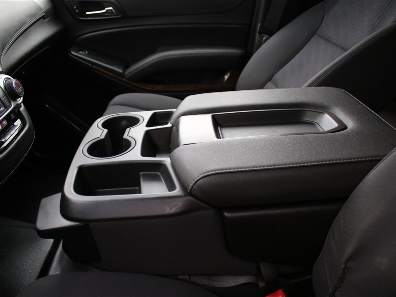 2019 Chevrolet Tahoe Special Service. 6 Passenger, Low Miles, Very Clean, Well Maintained! - Photo 10 - Post Falls, ID 83854