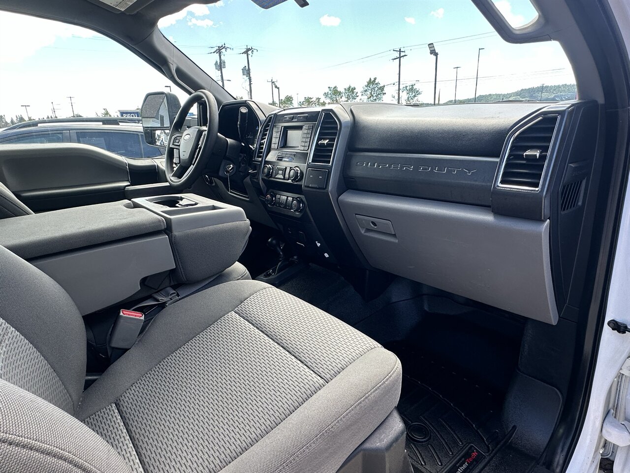 2017 Ford F-550 Super Duty Aluminum Foot Flatbed, 4x4, Nice Truck, Low miles! - Photo 8 - Post Falls, ID 83854