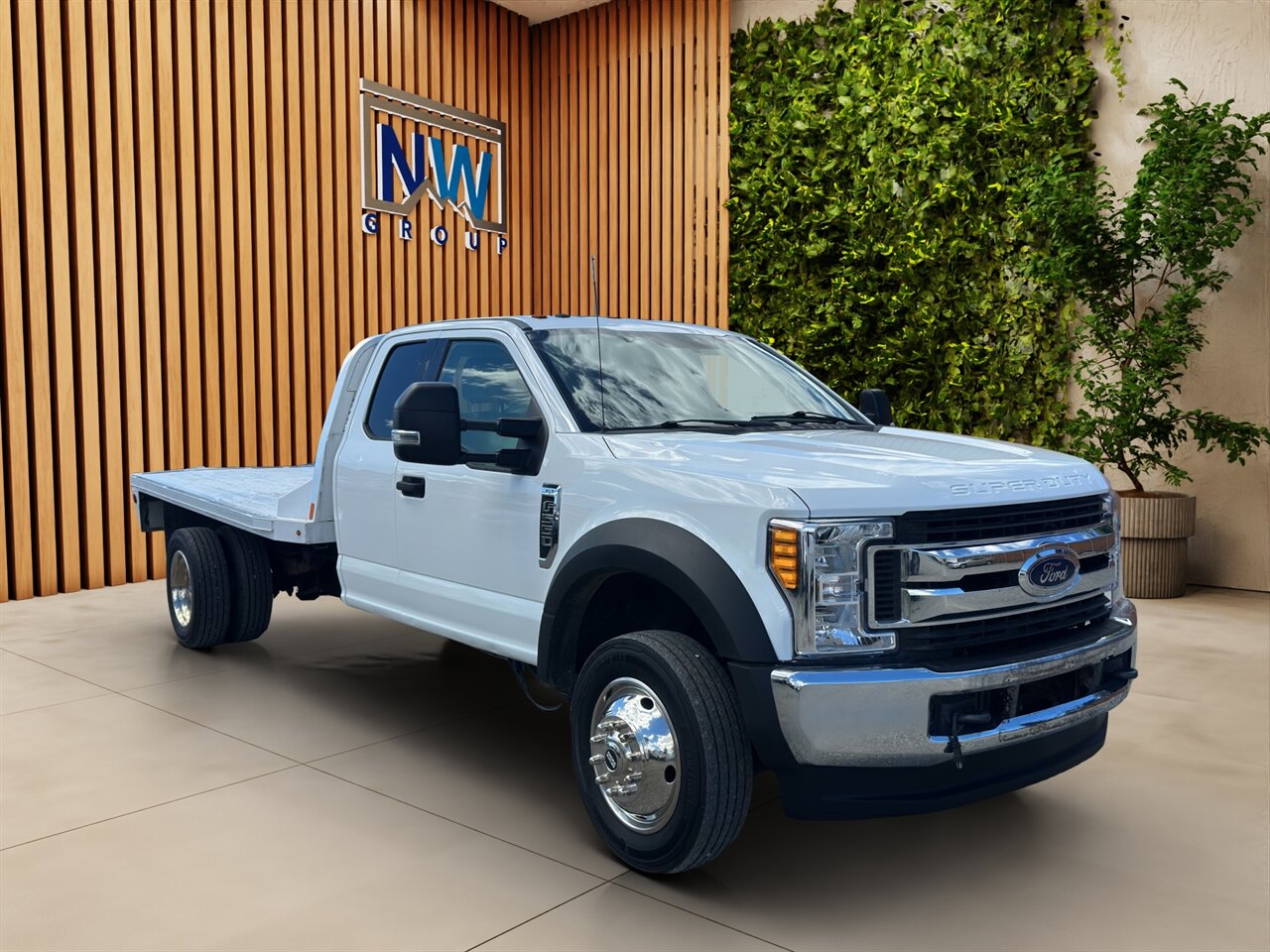 2017 Ford F-550 Super Duty Aluminum Foot Flatbed, 4x4, Nice Truck, Low miles! - Photo 1 - Post Falls, ID 83854